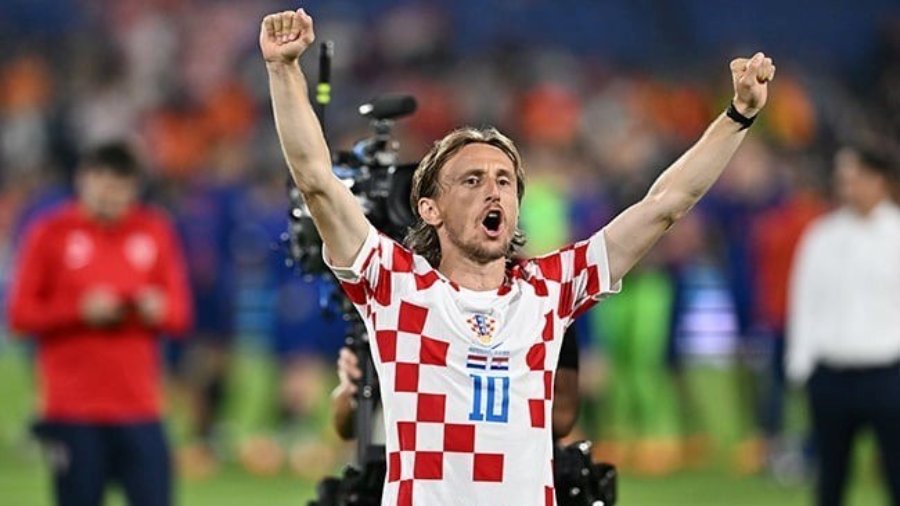 Modric Finalmente Toma Una Decisión Sobre La Oferta De Arabia Saudita De 200 Millones De Euros 0094